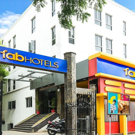 FabHotel Deccan Heritage Abids Hyderabad Esterno foto