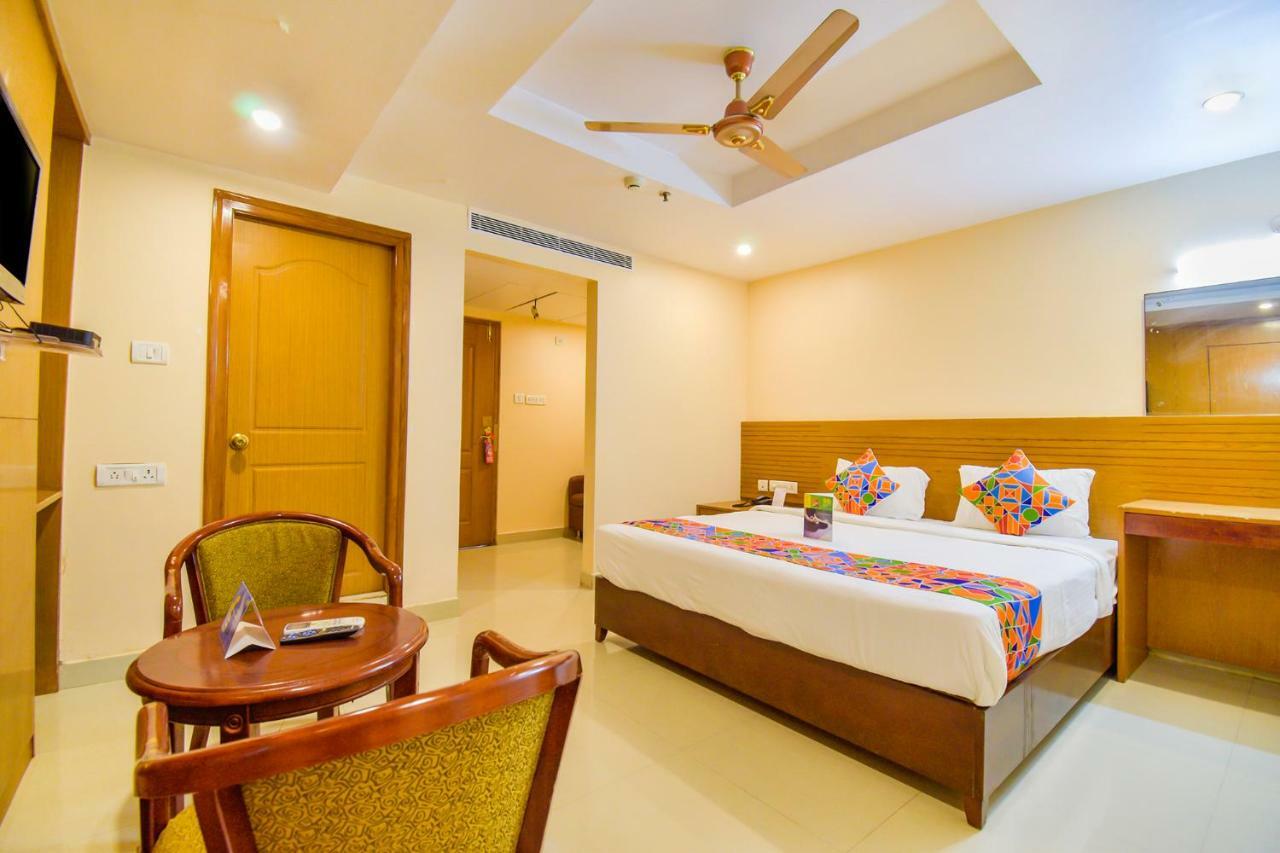 FabHotel Deccan Heritage Abids Hyderabad Esterno foto