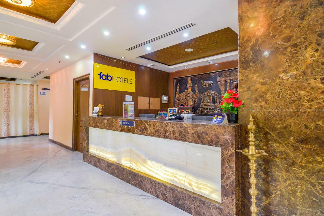 FabHotel Deccan Heritage Abids Hyderabad Esterno foto